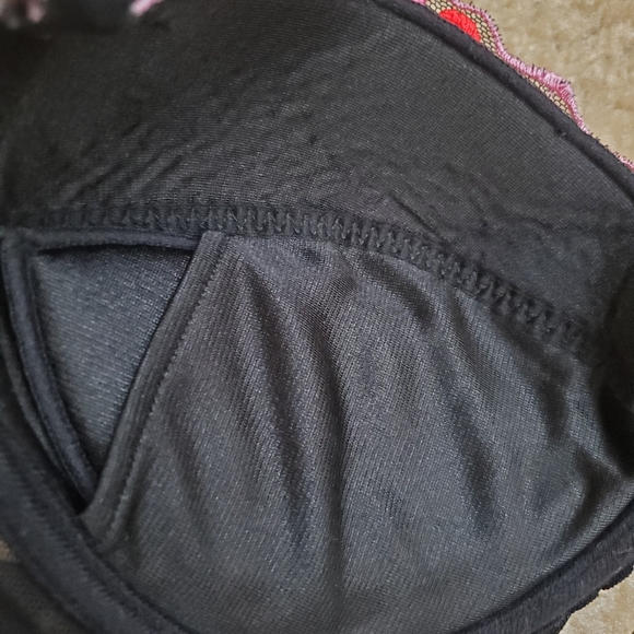 Fredrick's Of Hollywood Embroider Black Lace  Push Up Demi Bra Women's 36 C - Picture 13 of 13